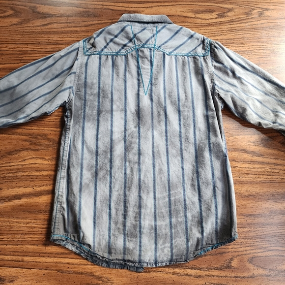Uproar Tie-Dye Button Down Long Sleeve Casual Shirt - Picture 6 of 9